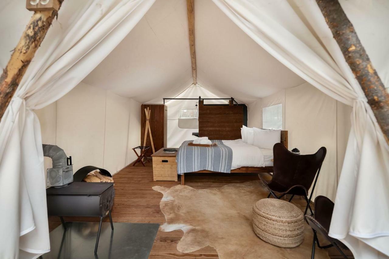 Under Canvas Glacier Coram Exterior photo